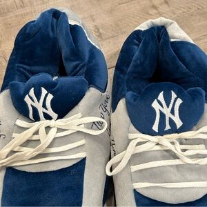MLB NYY Plush Slippers Forever Collectables New York Yankees House Shoe Style XL